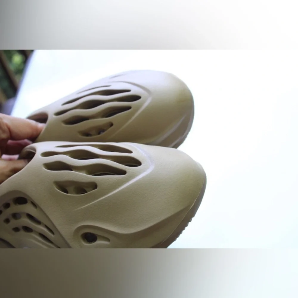 Adidas Yeezy foam runner shoes